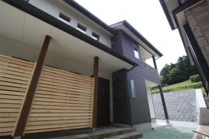 外観は黒を基調としたしっとりした和モダンスタイル。