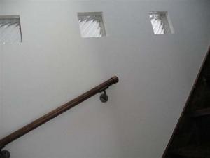 ガラスブロックは階段のすてきなアクセント。