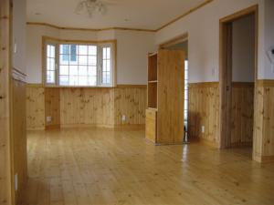 広々とした室内は、おもわず背伸びをしたくなる、ゆったりした空間設計です。